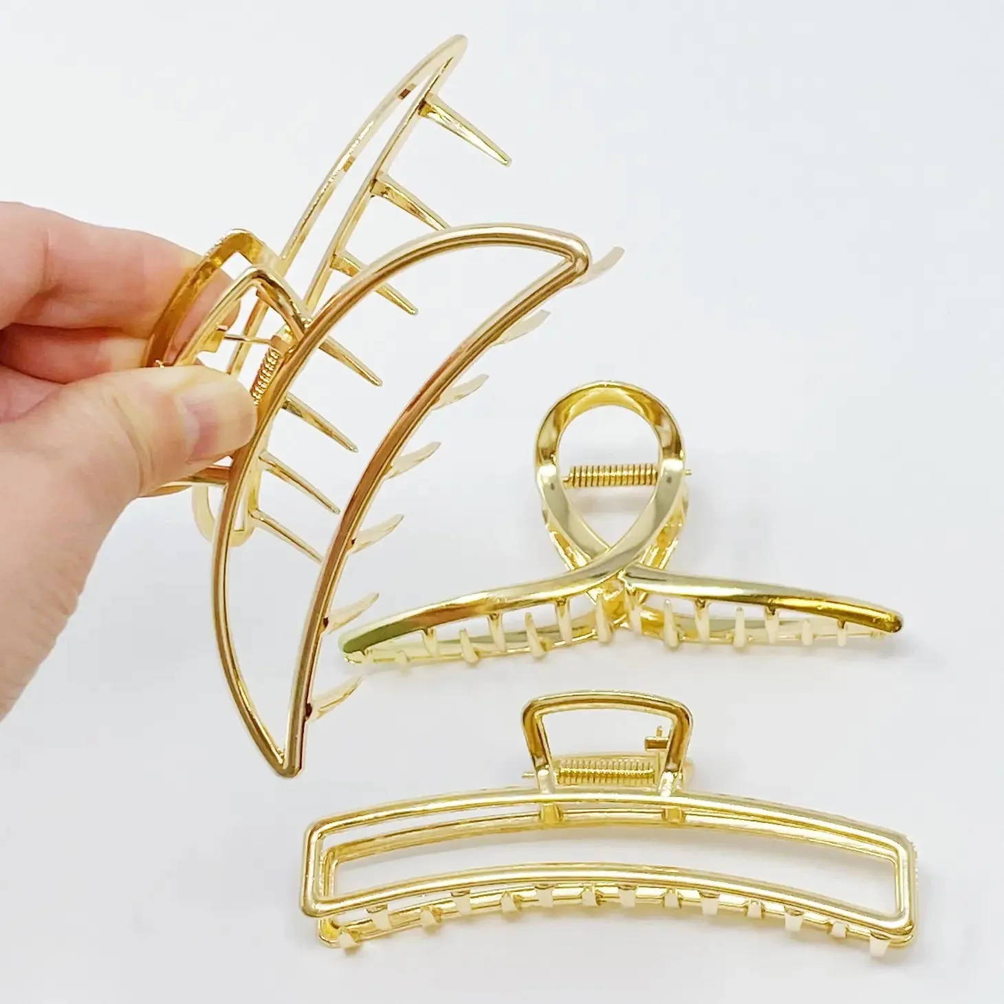 Black or Gold Hair Claw Clip