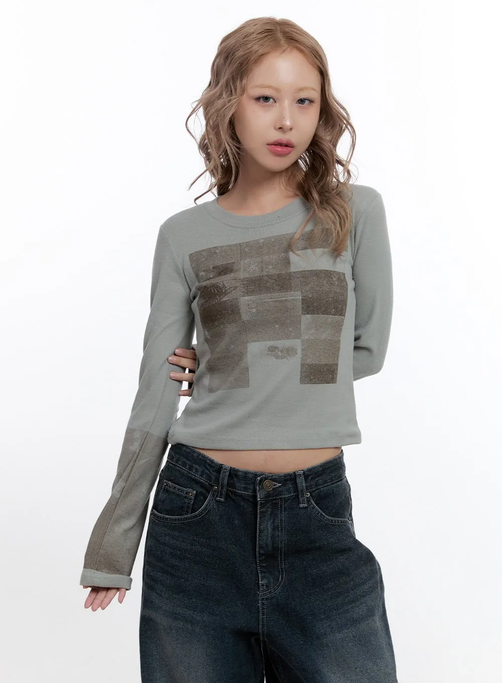 Trendy Graphic Crop Tee CN422